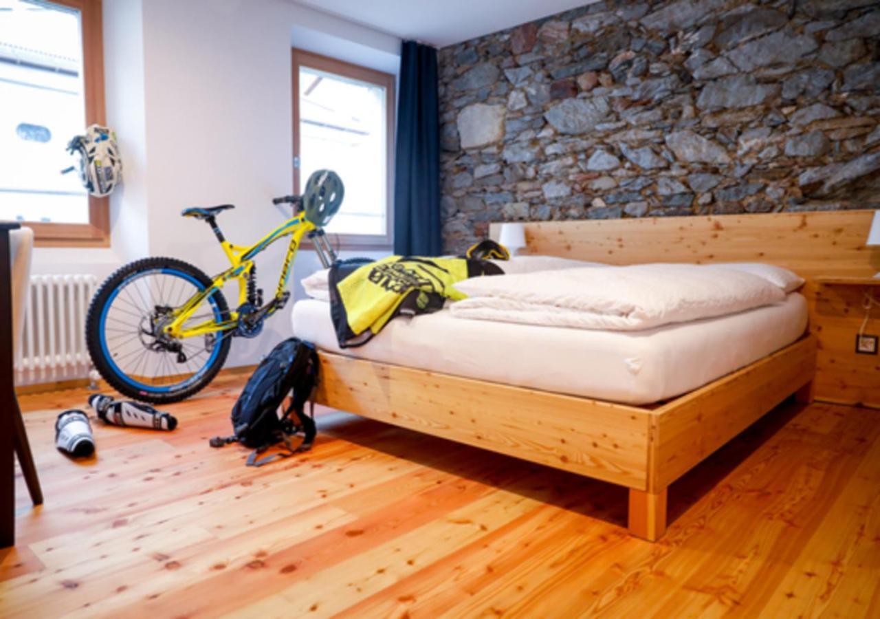 Bed&Bike Tremola San Gottardo Hotel Airolo Exterior photo