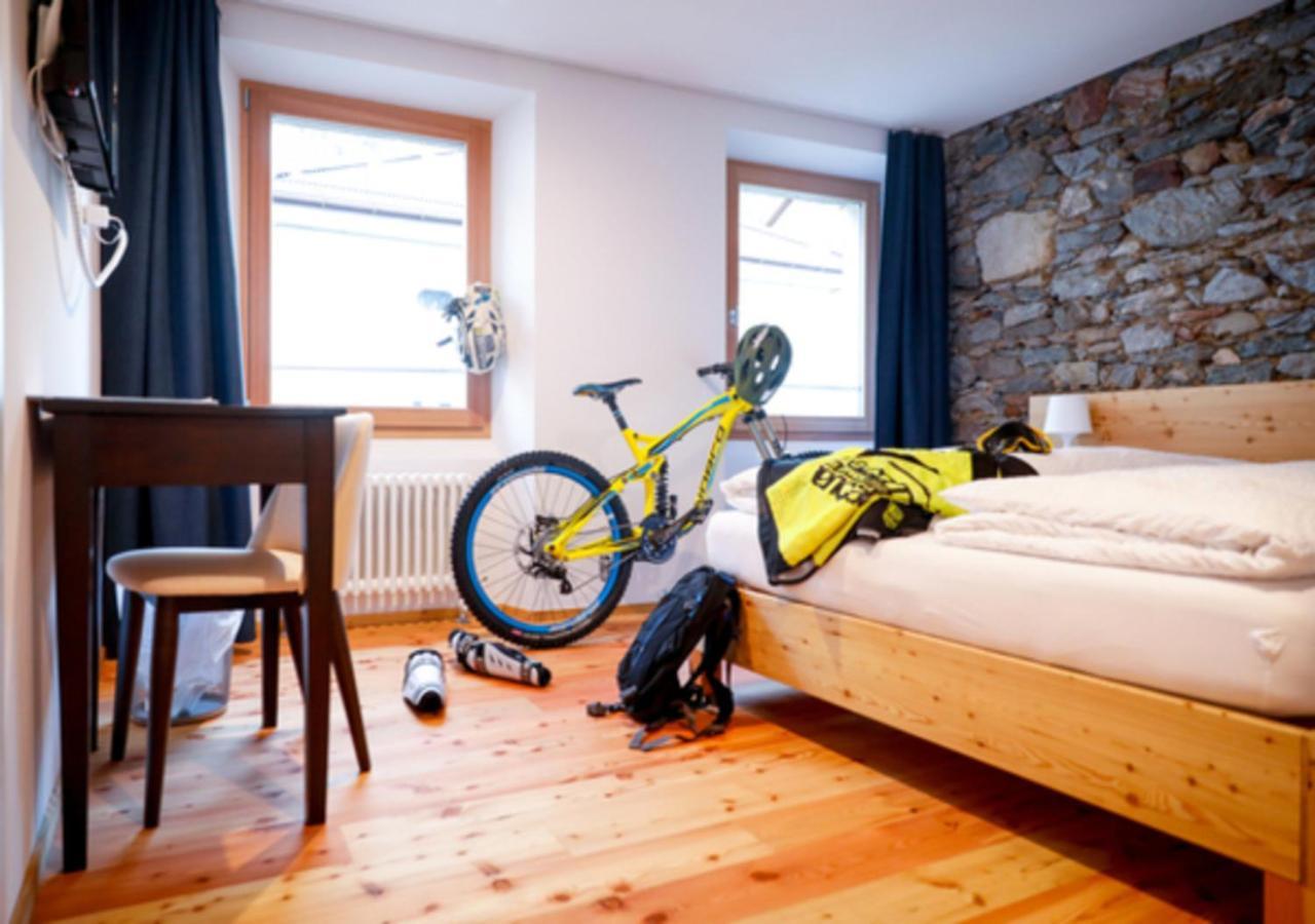 Bed&Bike Tremola San Gottardo Hotel Airolo Exterior photo